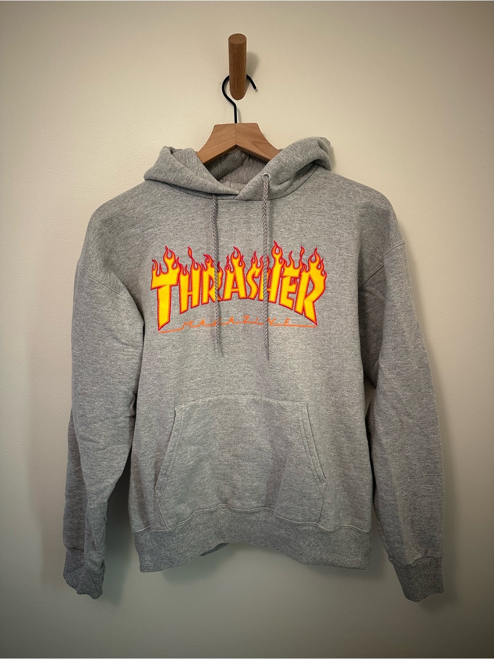 Men’s Thrasher Magazine Gray Hoodie Skateboarding Streetwear Y2K - Size S